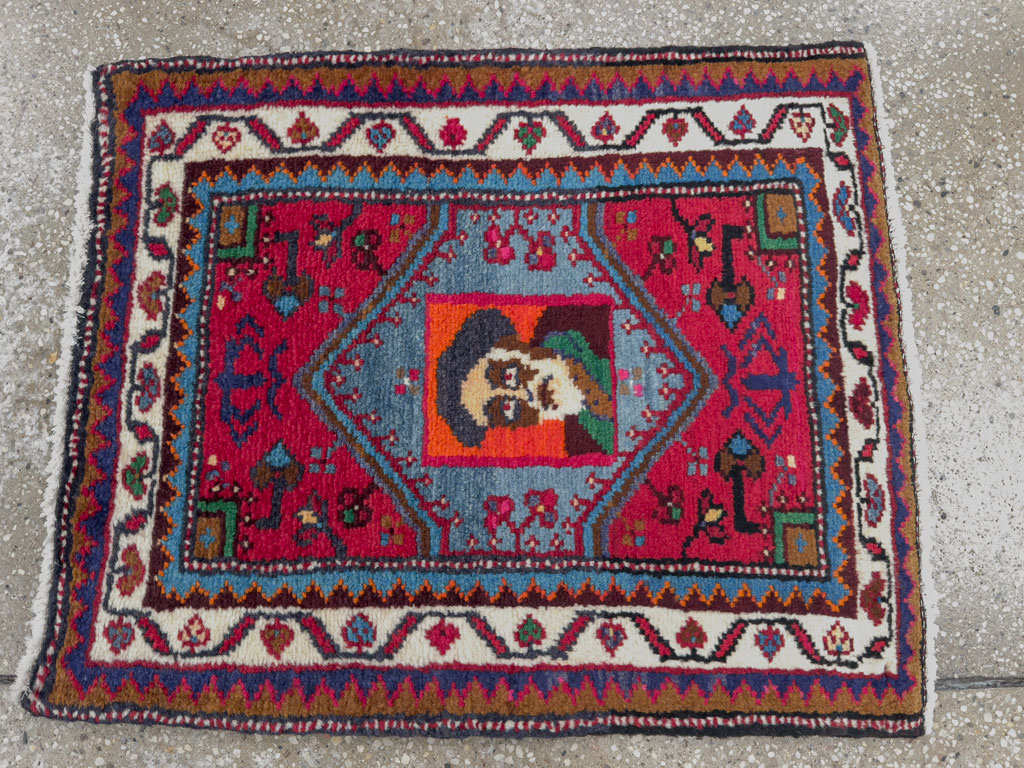 Vintage Pictorial Malayer Rug, No.25599 - Galerie Shabab