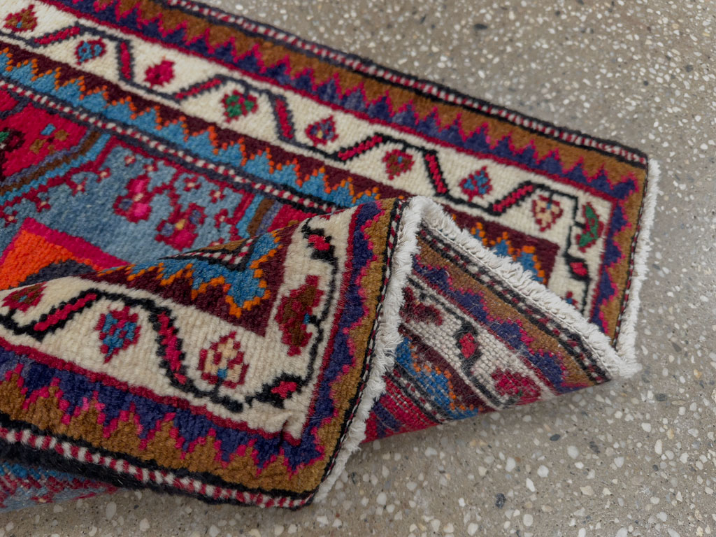 Vintage Pictorial Malayer Rug, No.25599 - Galerie Shabab