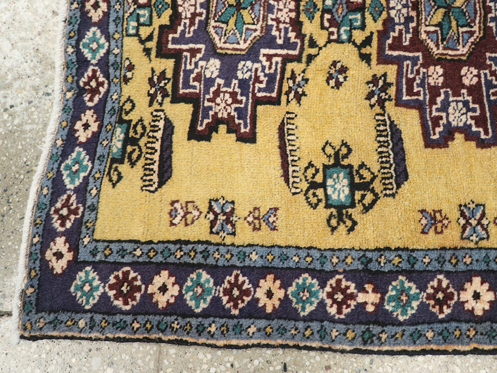 Vintage Tabriz Rug, No.25603 - Galerie Shabab