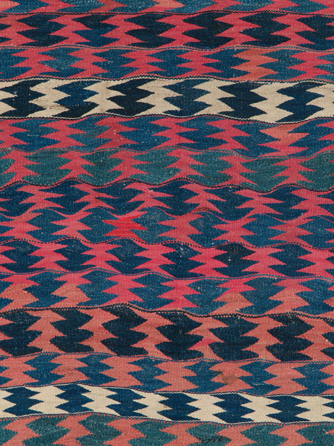 Vintage Persian Kilim, No.25619 - Galerie Shabab