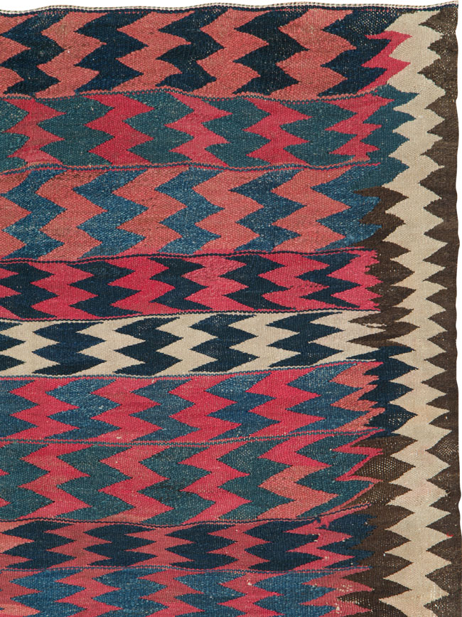 Vintage Persian Kilim, No.25619 - Galerie Shabab