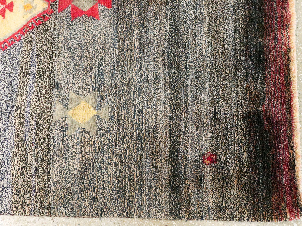 Vintage Persian Gabbeh Rug, No.25629 - Galerie Shabab