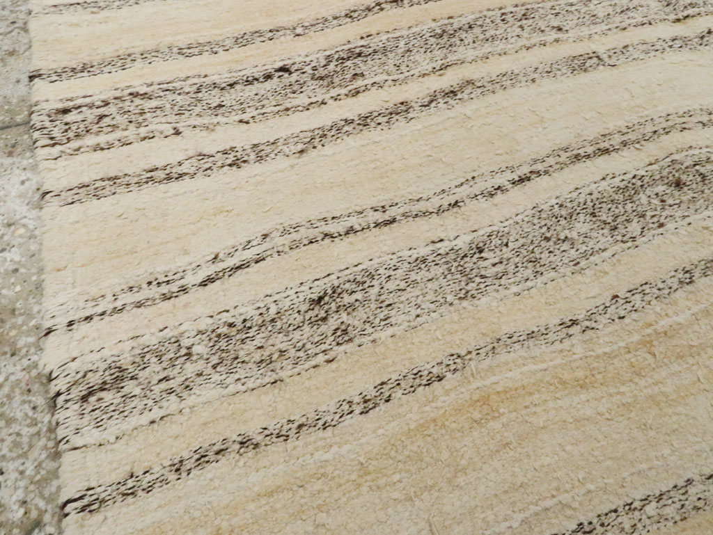 Vintage Persian Kilim, No.25630 - Galerie Shabab