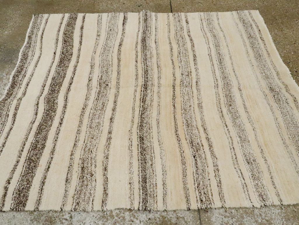 Vintage Persian Kilim, No.25630 - Galerie Shabab