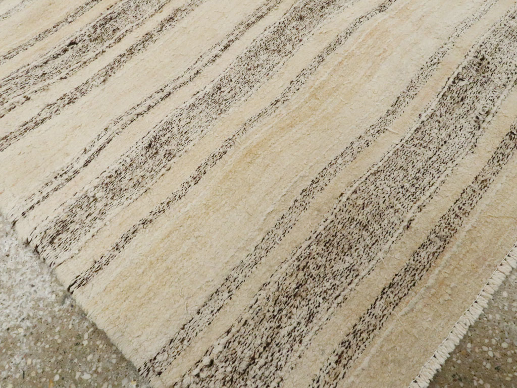 Vintage Persian Kilim, No.25630 - Galerie Shabab