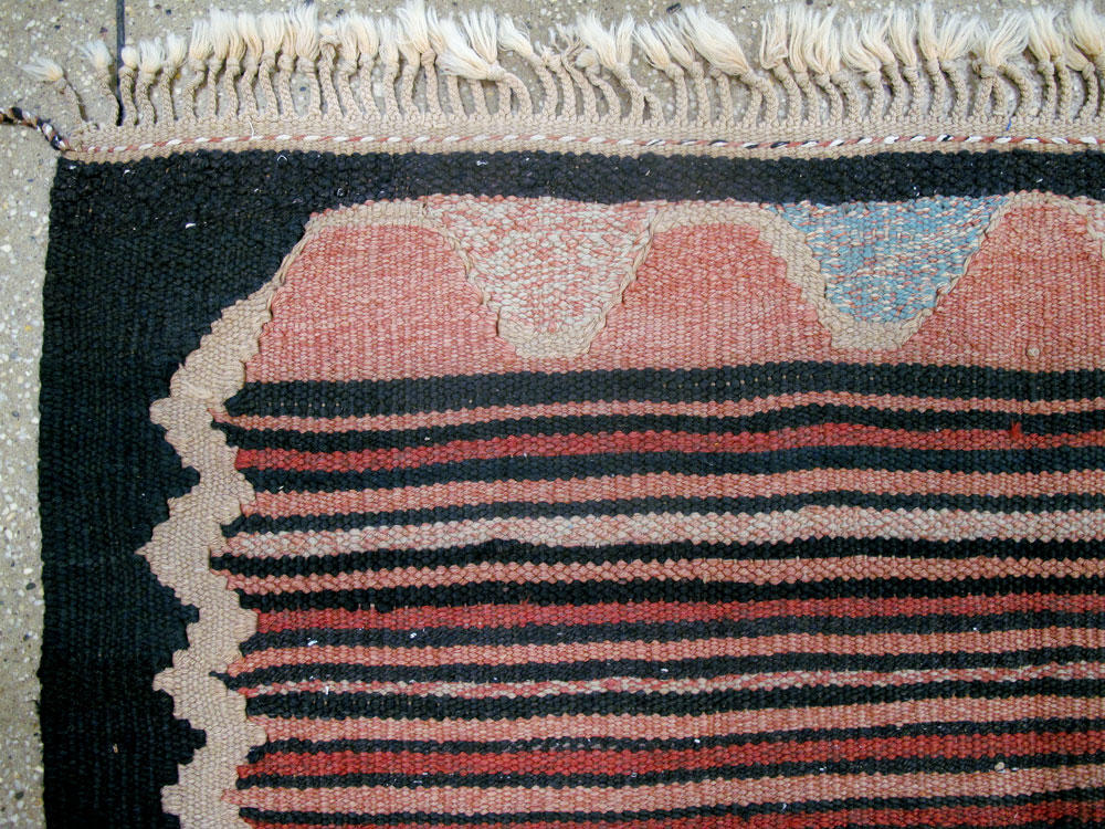 Vintage Persian Kilim, No.25644 - Galerie Shabab