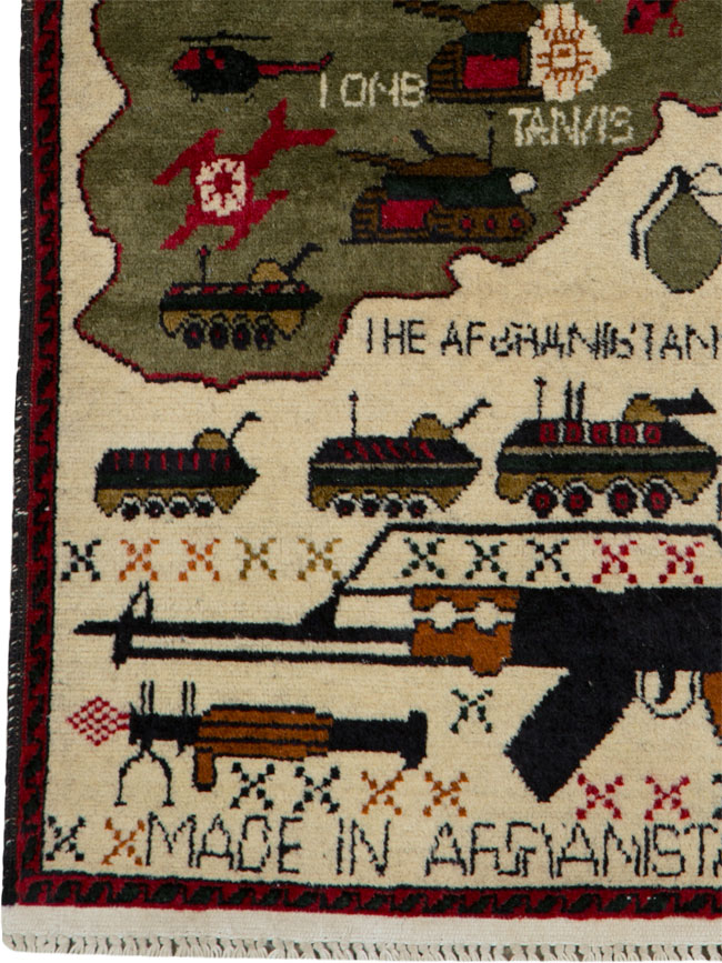 Vintage War Rug, No.25657 - Galerie Shabab