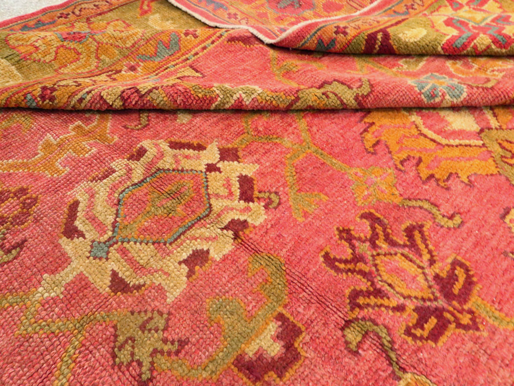 Antique Oushak Carpet, No.25658 - Galerie Shabab