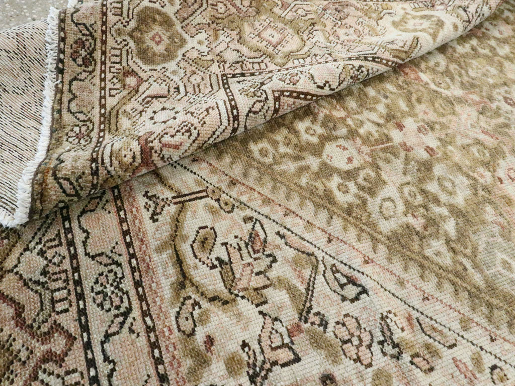 Antique Persian Malayer Gallery Carpet, No.25667 - Galerie Shabab