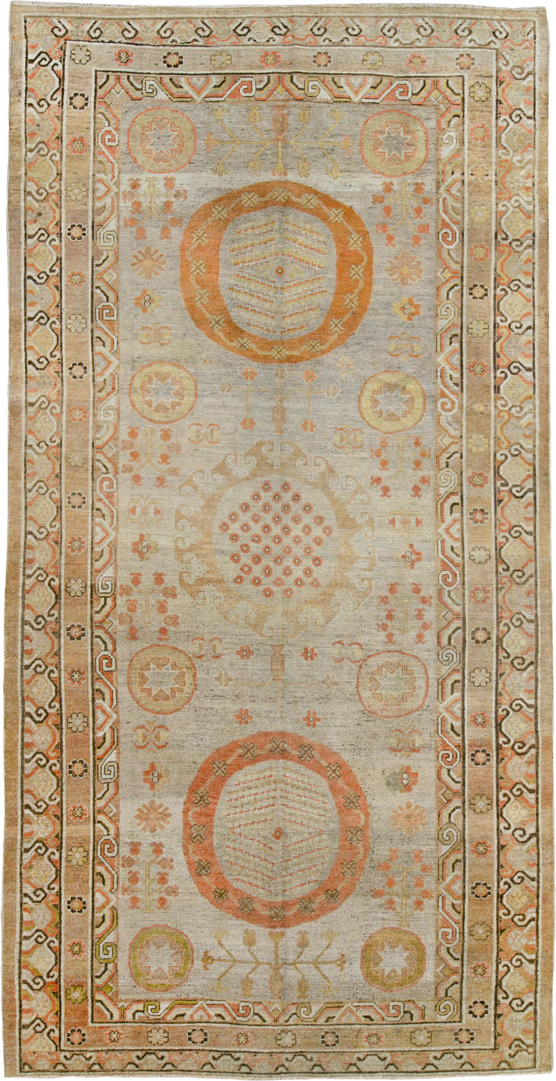 Antique East Turkestan Khotan Gallery Carpet, No.25677 - Galerie Shabab