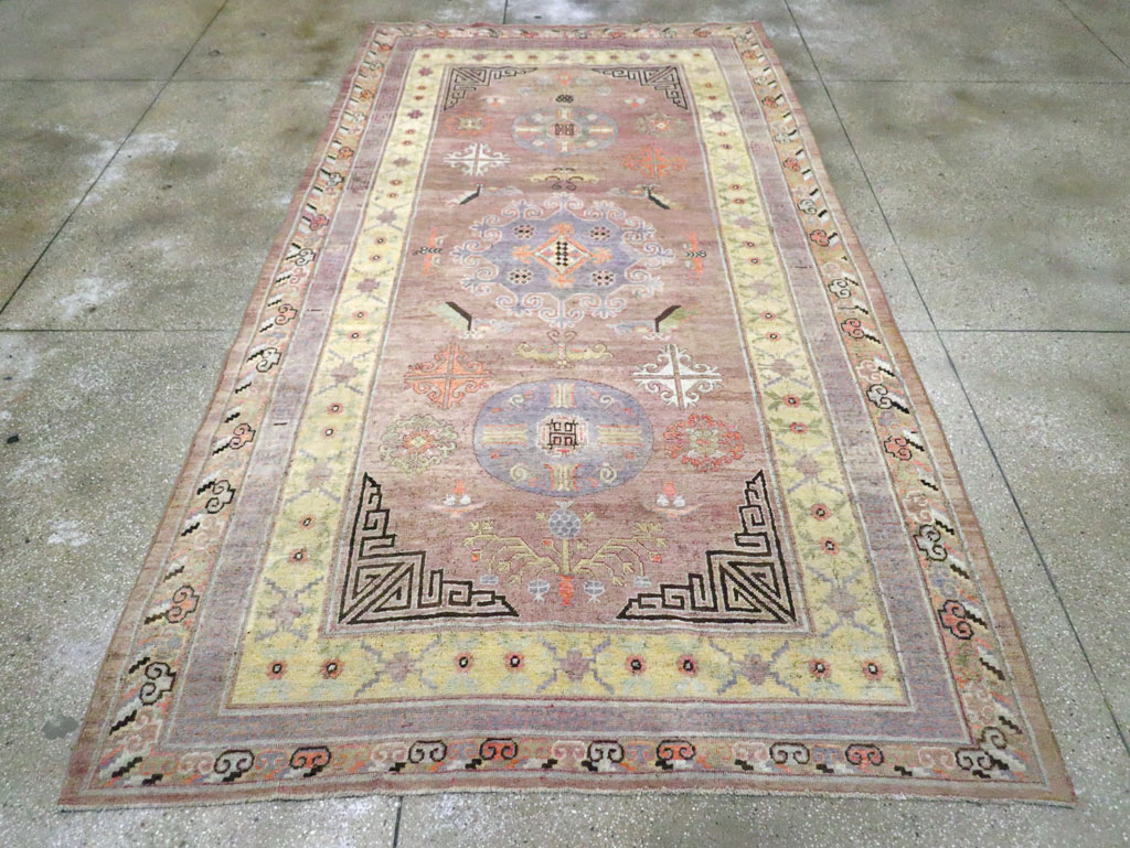 Antique East Turkestan Khotan Gallery Carpet, No.25678 - Galerie Shabab