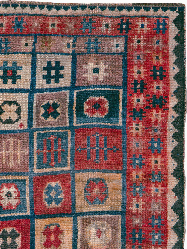 Vintage Persian Gabbeh Throw Rug, No.25693 - Galerie Shabab