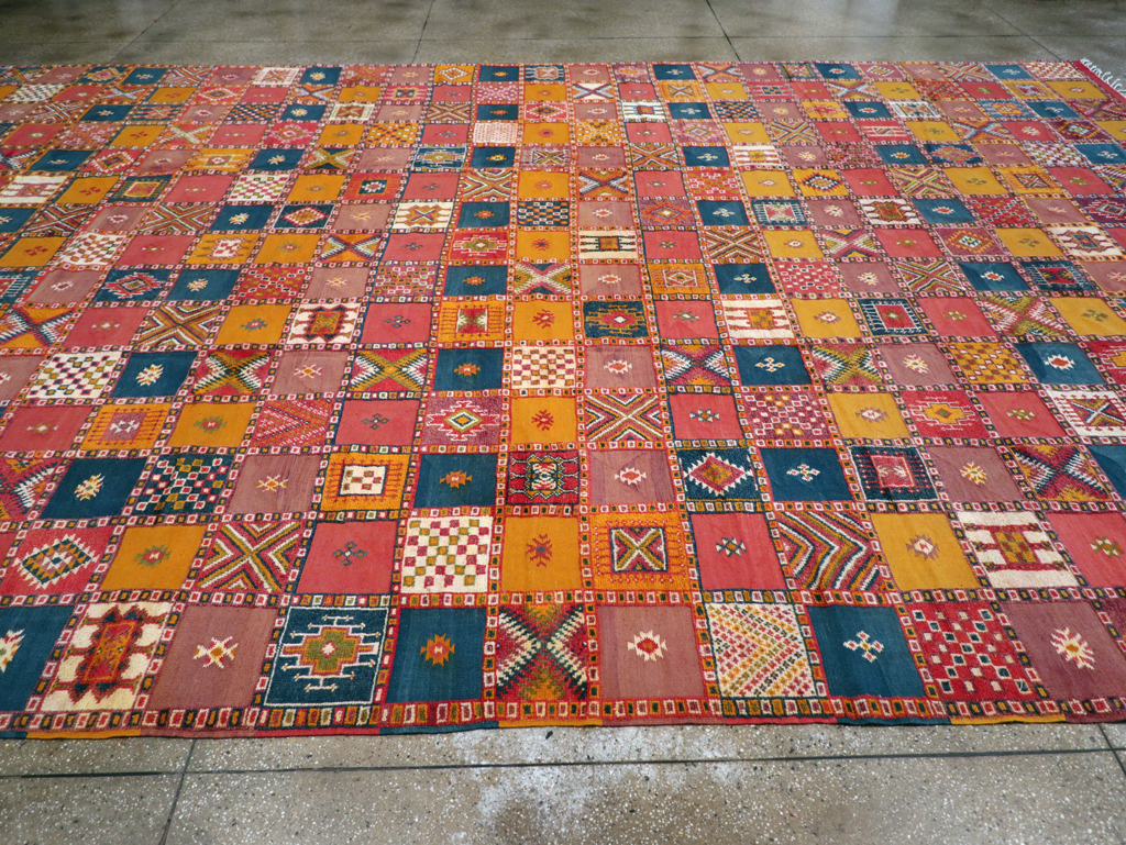 Vintage Moroccan Oversize Carpet, No.25717 - Galerie Shabab