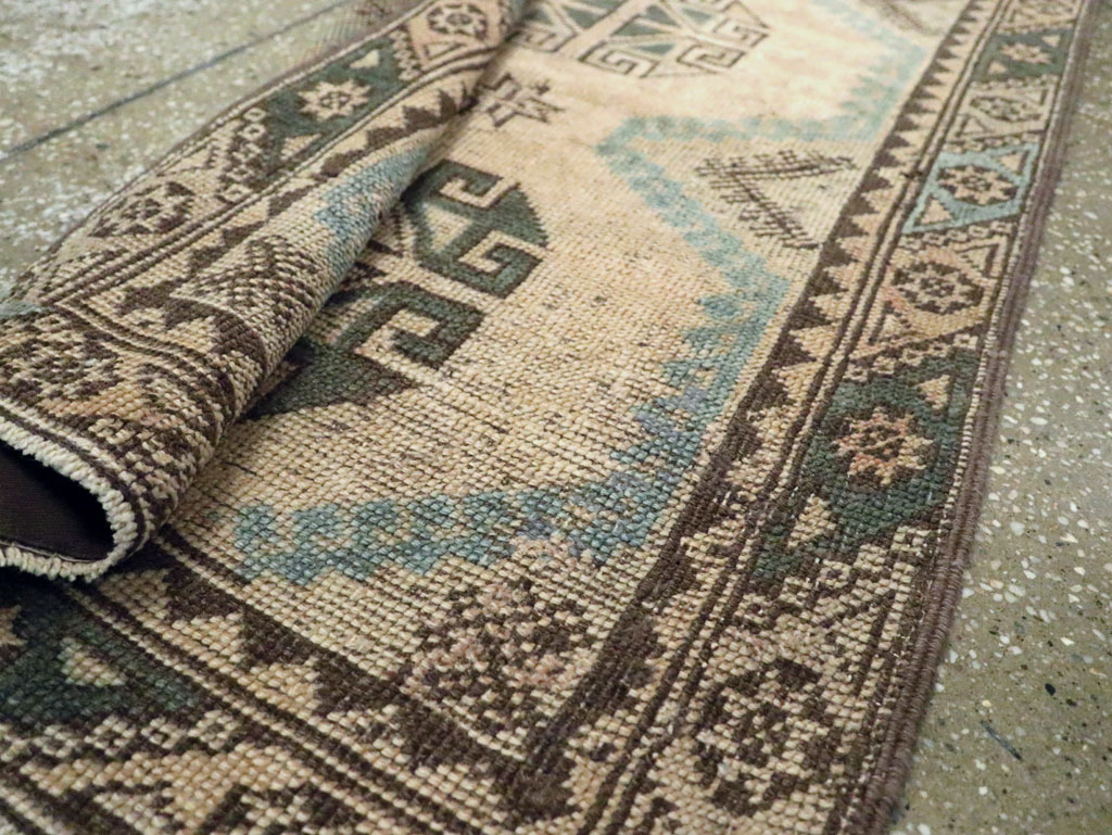 Vintage Turkish Anatolian Runner, No.25719 - Galerie Shabab
