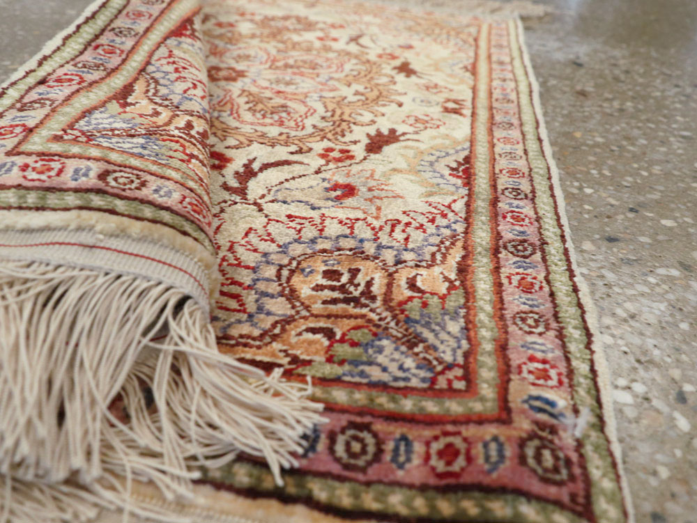 Vintage Turkish Herekeh Silk Rug, No.25721 - Galerie Shabab