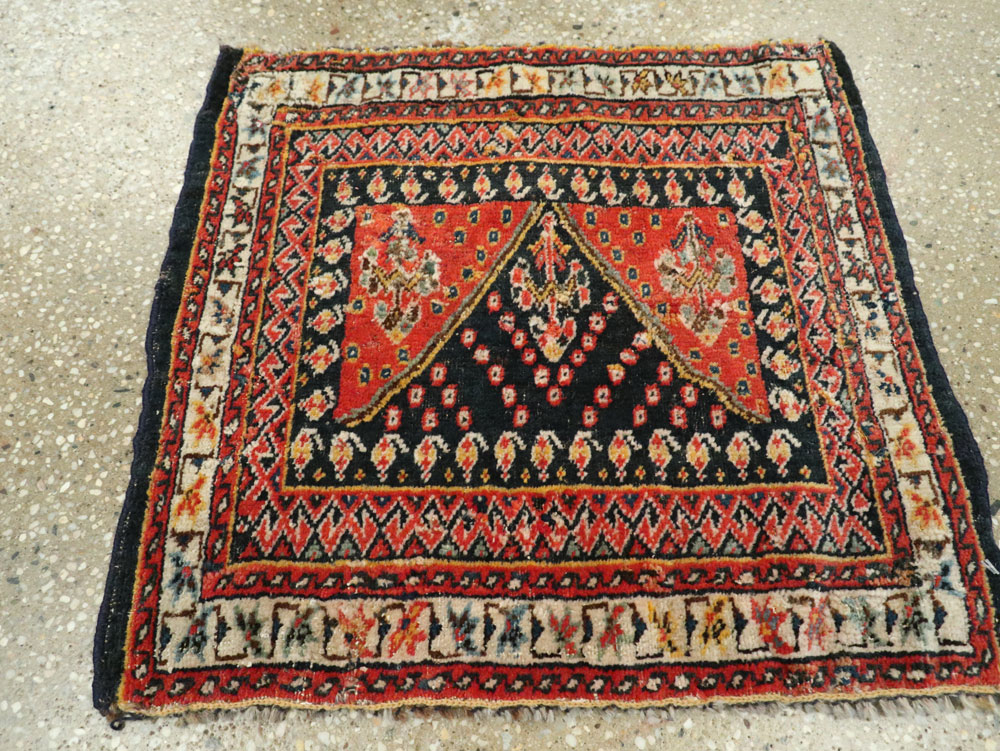 Vintage Persian Qashqai Rug, No.25722 - Galerie Shabab