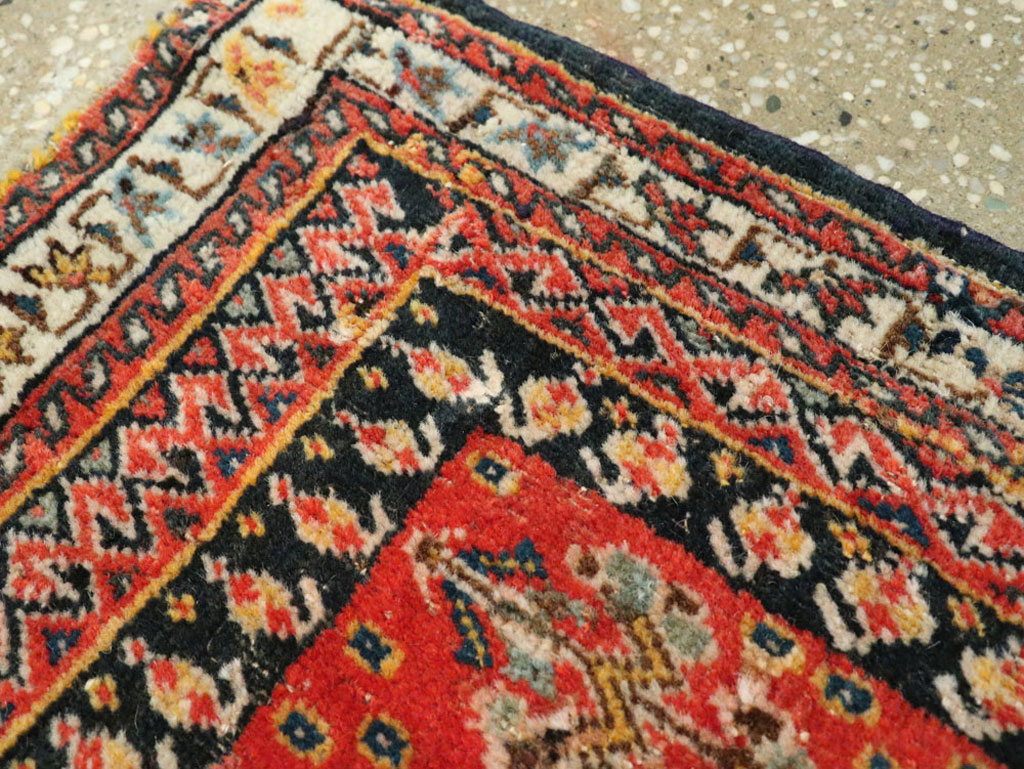Vintage Persian Qashqai Rug, No.25722 - Galerie Shabab