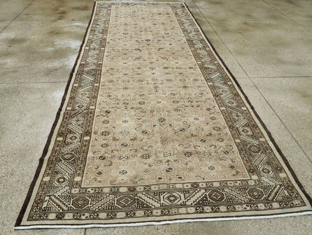 Vintage Persian Malayer Wide Gallery Runner, No.25739 - Galerie Shabab
