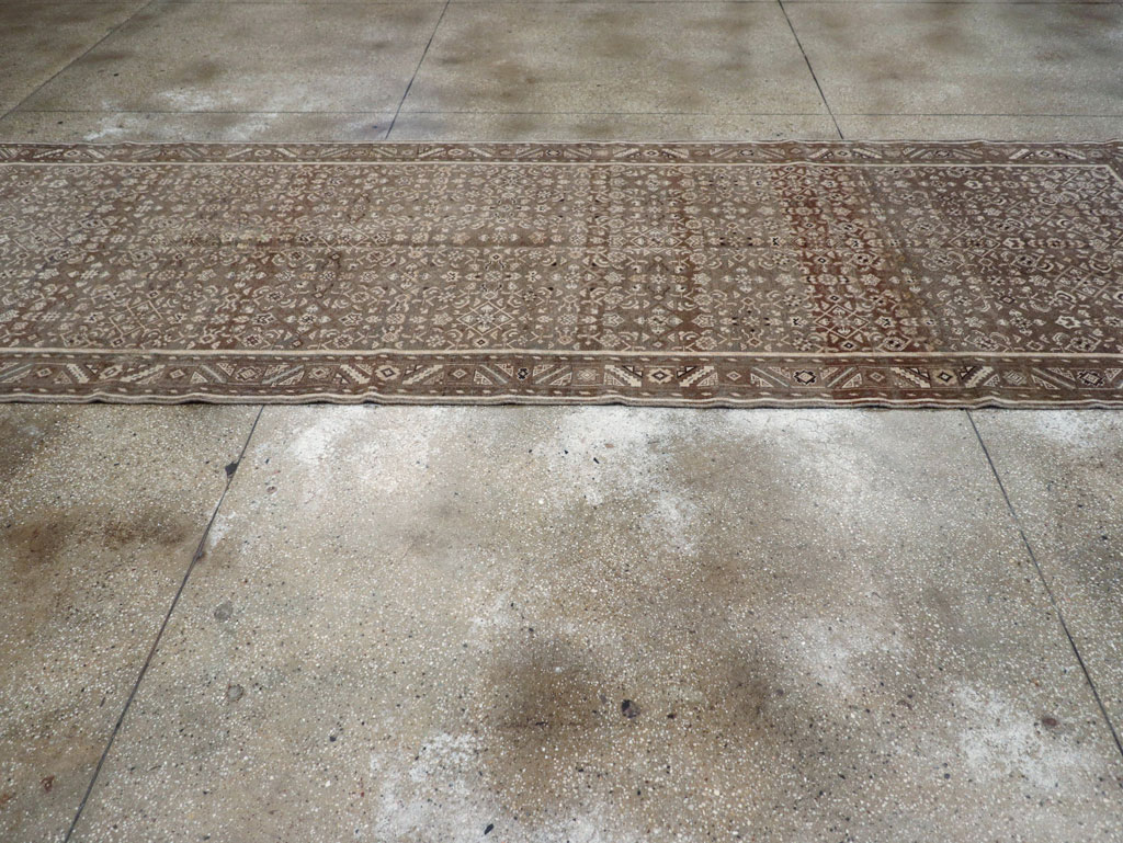 Vintage Persian Malayer Wide Gallery Runner, No.25752 - Galerie Shabab