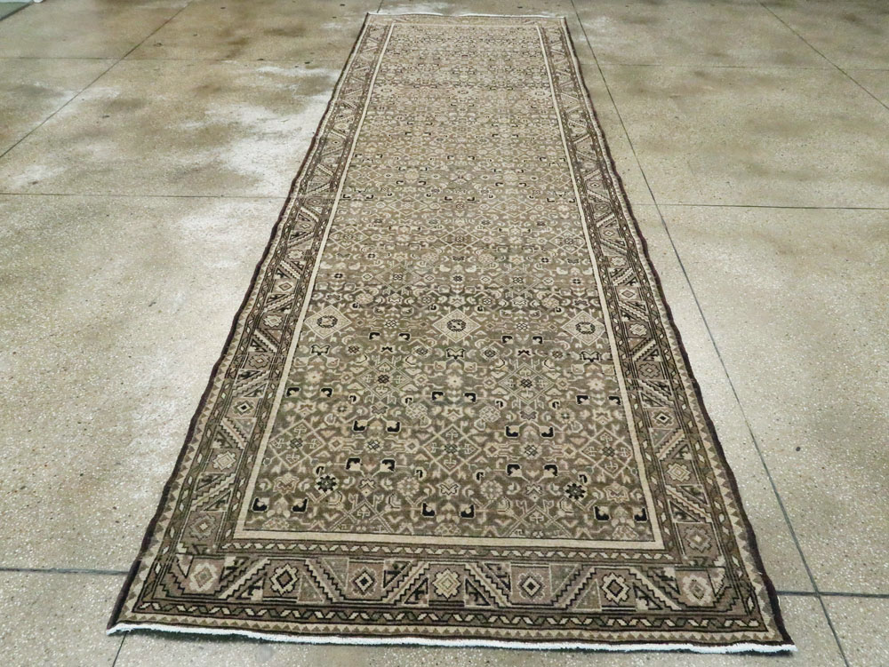 Vintage Persian Malayer Gallery Carpet, No.25760 - Galerie Shabab