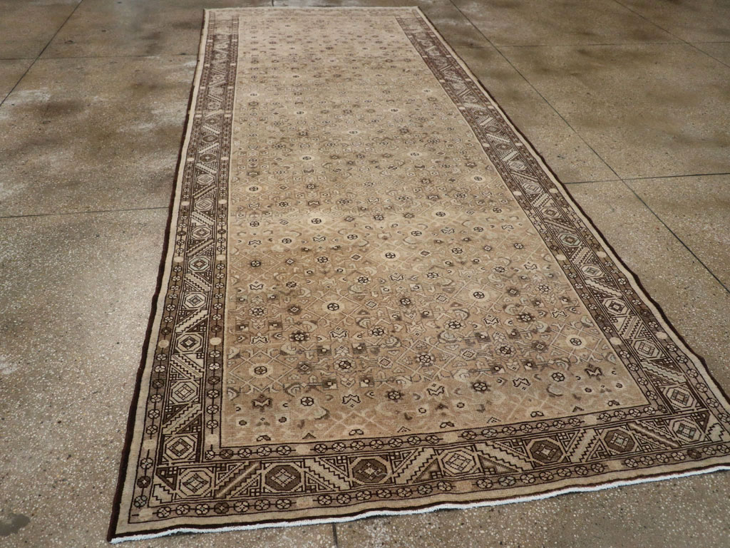 Vintage Persian Malayer Wide Gallery Runner, No.25783 - Galerie Shabab