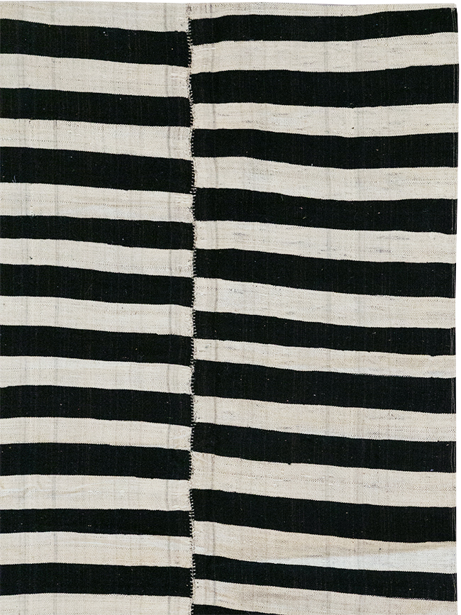 Vintage Persian Flatweave Kilim Accent Carpet, No.25840 - Galerie Shabab