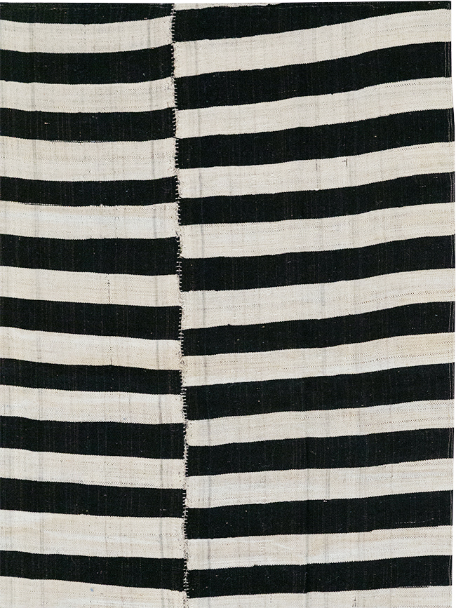 Vintage Persian Flatweave Kilim Accent Carpet, No.25840 - Galerie Shabab