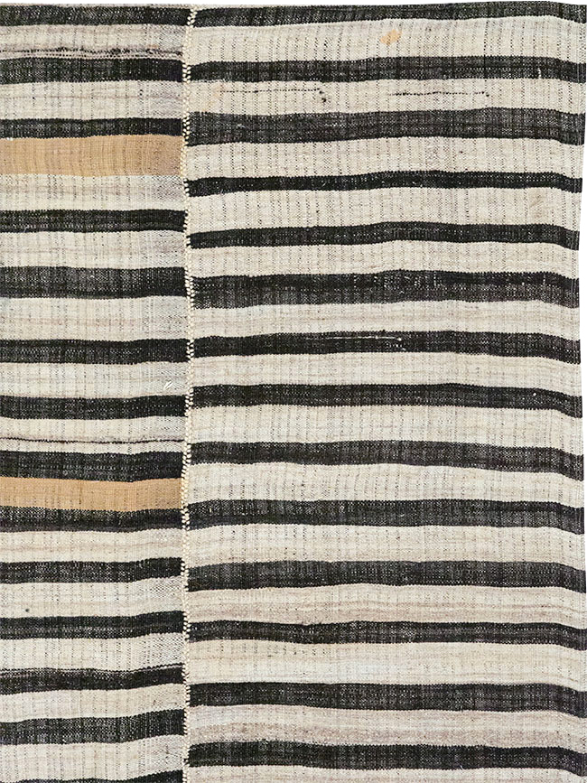 Vintage Persian Flatweave Kilim Accent Rug, No.25843 - Galerie Shabab