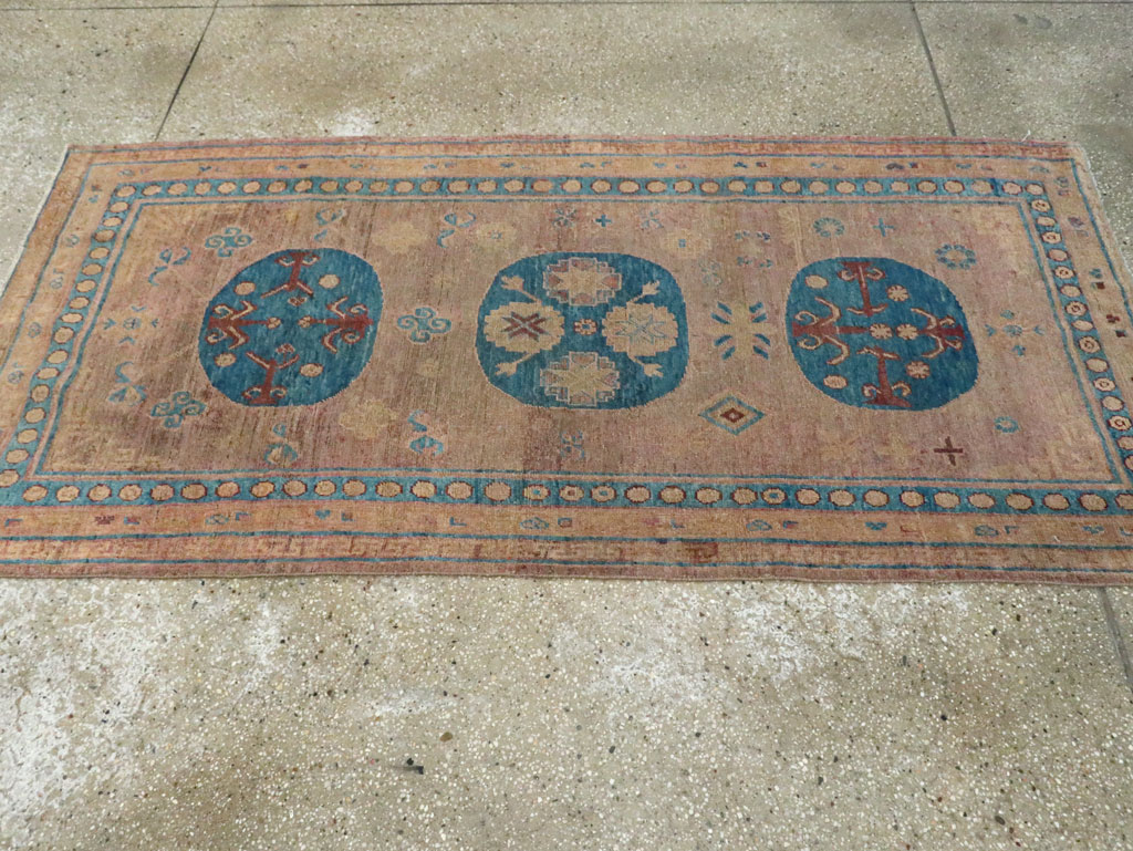 Antique East Turkestan Khotan Accent Rug, No.25862 - Galerie Shabab