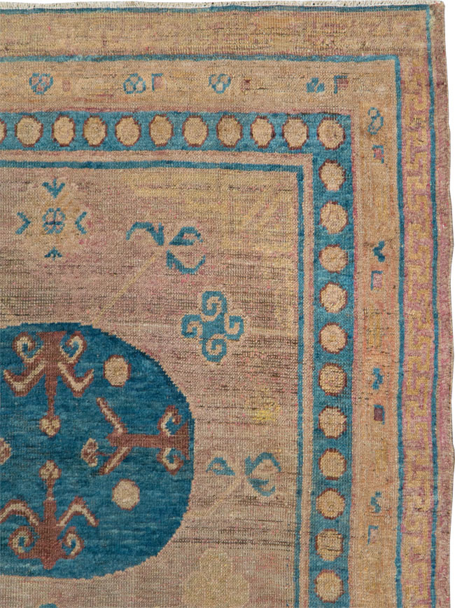 Antique East Turkestan Khotan Accent Rug, No.25862 - Galerie Shabab