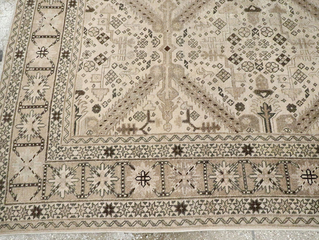 Vintage Persian Tabriz Accent Carpet, No.25866 - Galerie Shabab