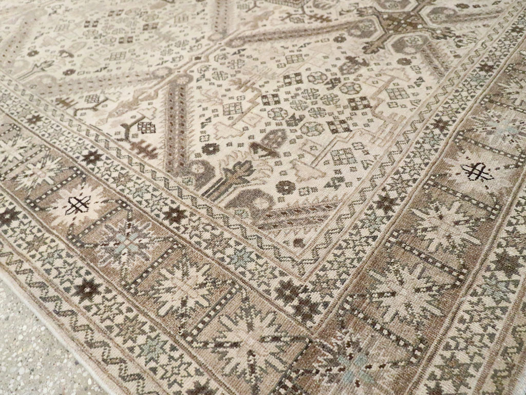 Vintage Persian Tabriz Accent Carpet, No.25866 - Galerie Shabab