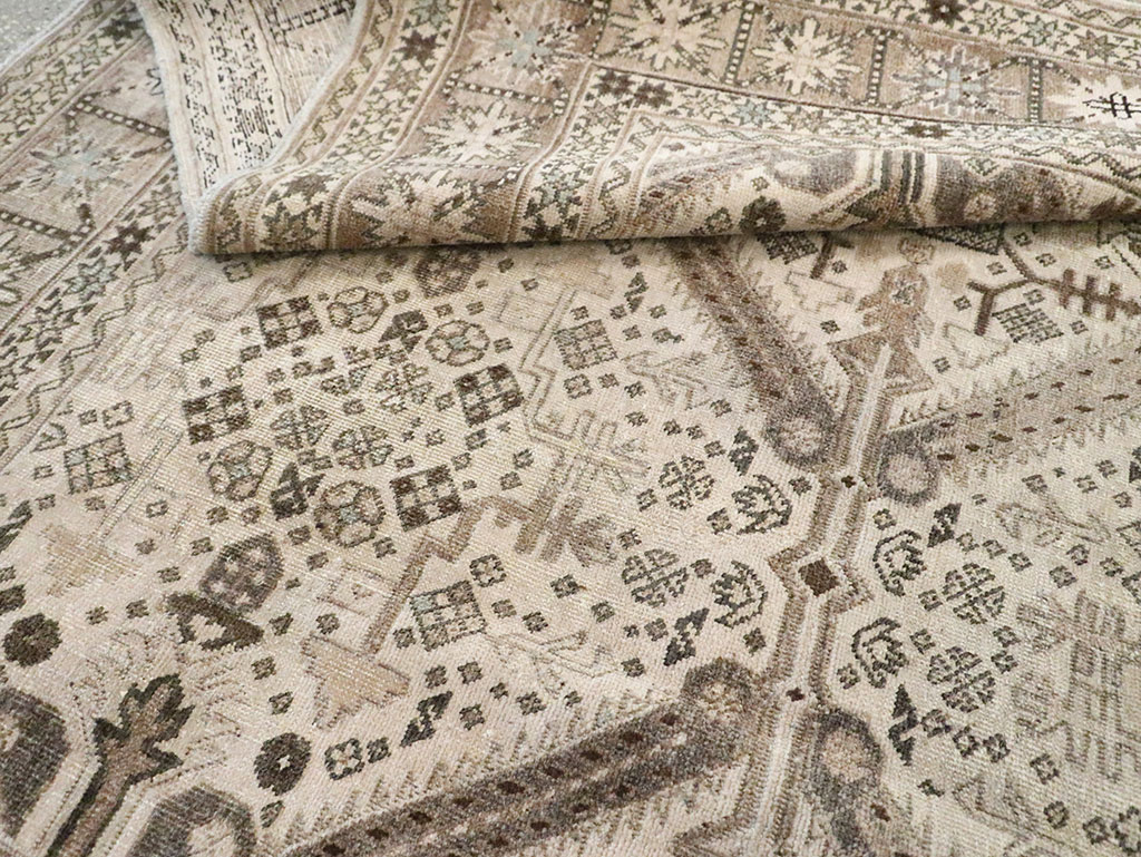 Vintage Persian Tabriz Accent Carpet, No.25866 - Galerie Shabab