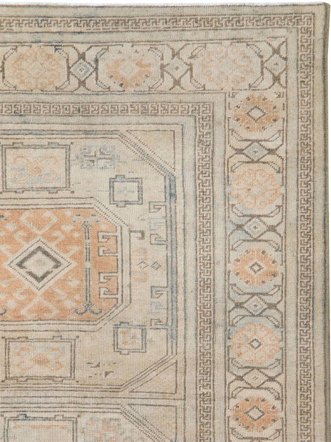 Antique Persian Tabriz Throw Rug, No.25869 - Galerie Shabab