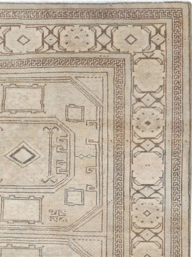 Antique Persian Tabriz Throw Rug, No.25869 - Galerie Shabab
