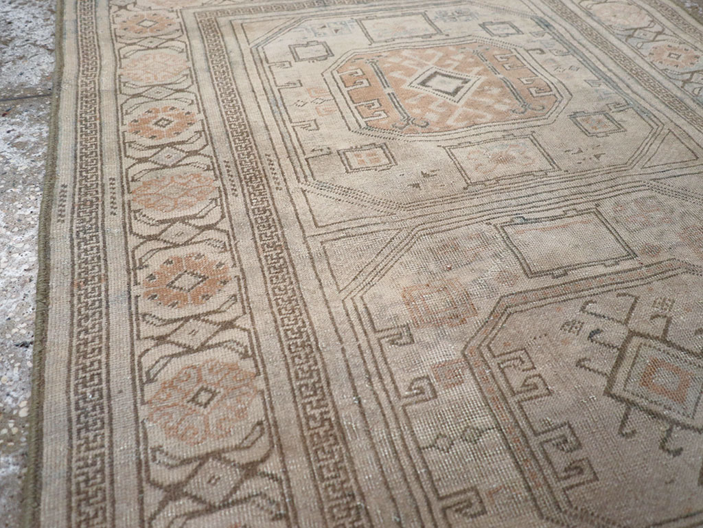 Antique Persian Tabriz Throw Rug, No.25869 - Galerie Shabab