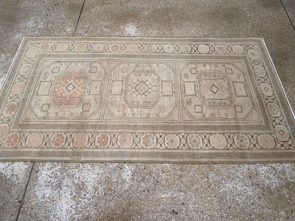 Antique Persian Tabriz Throw Rug, No.25869 - Galerie Shabab