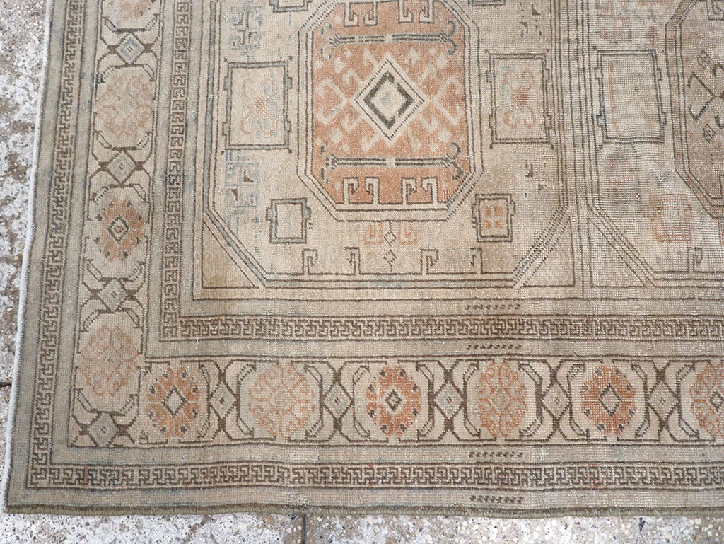 Antique Persian Tabriz Throw Rug, No.25869 - Galerie Shabab