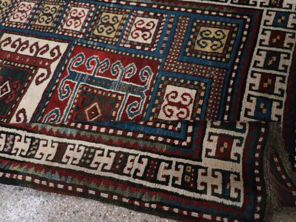 Antique Caucasian Kazak Rug, No.25877 - Galerie Shabab