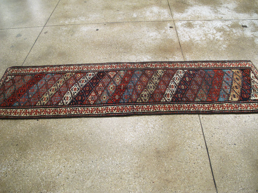 Antique Persian Kurdish Runner, No.25895 - Galerie Shabab