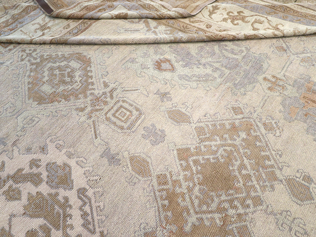 Antique Turkish Oushak Oversize Carpet, No.25900 - Galerie Shabab
