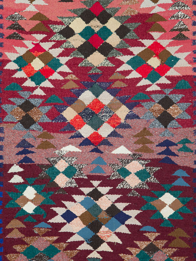 Vintage Persian Kilim, No.25902 - Galerie Shabab