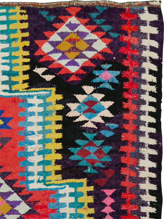 Vintage Persian Kilim, No.25909 - Galerie Shabab