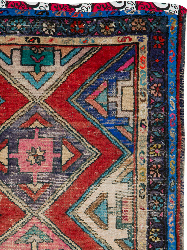 Vintage Persian Hamadan Distressed Rug, No.25917 - Galerie Shabab