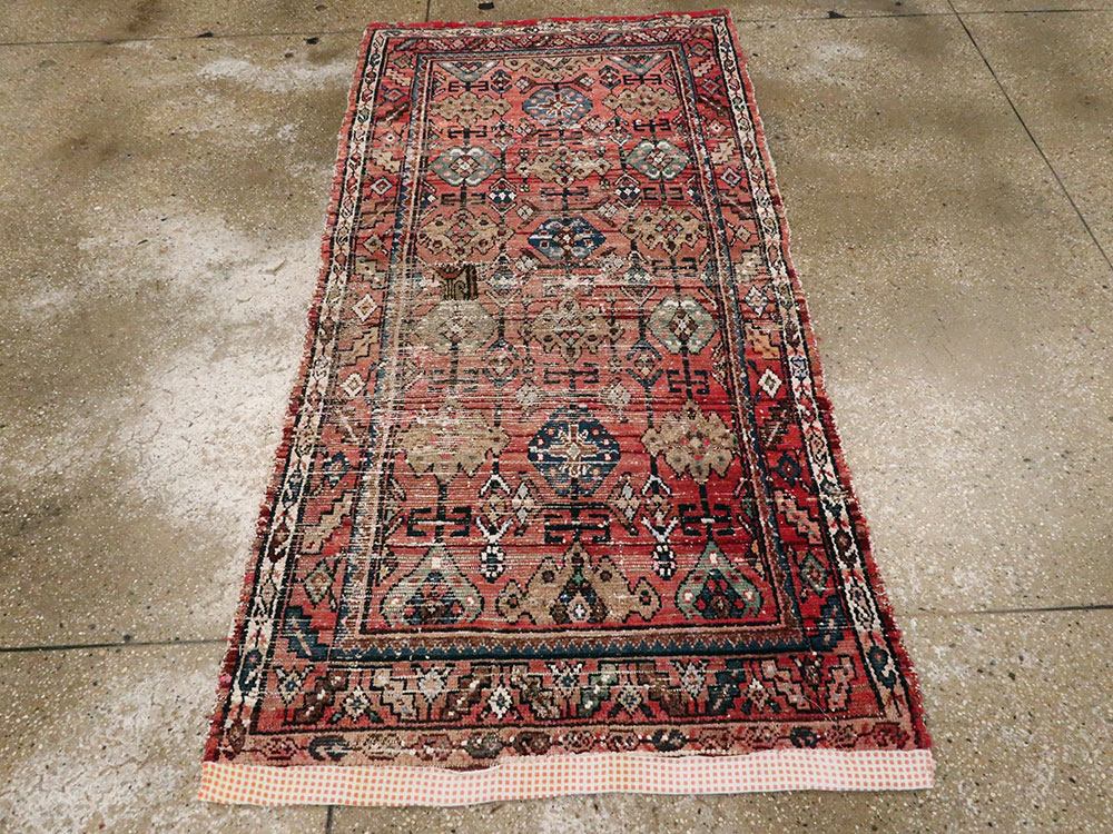 Vintage Persian Hamadan Distressed Rug, No.25928 - Galerie Shabab