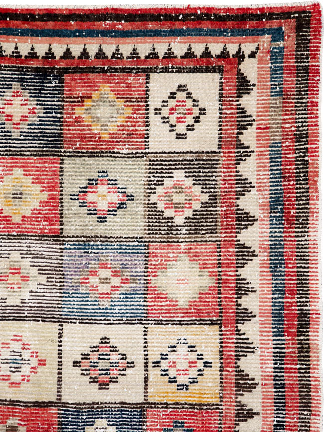 Vintage Persian Gabbeh Rug, No.25937 - Galerie Shabab