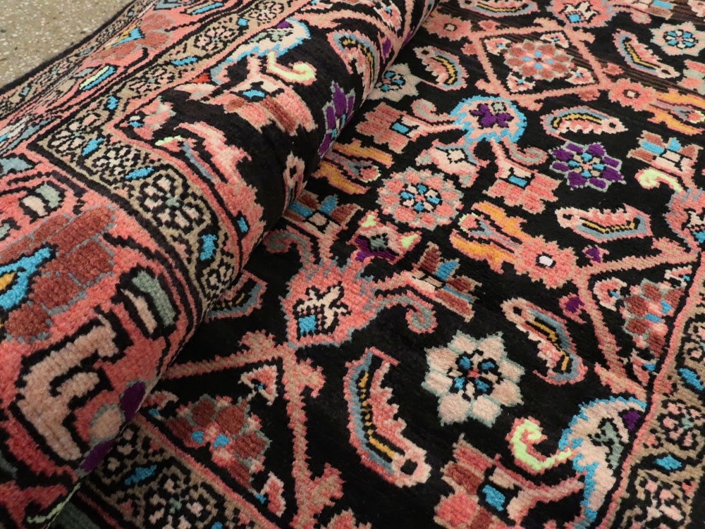 Vintage Persian Mahal Gallery Carpet, No.25943 - Galerie Shabab