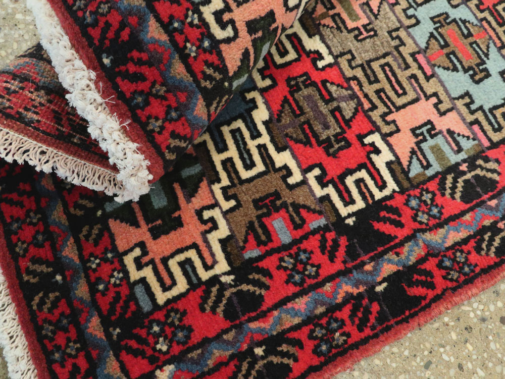 Vintage Persian Hamadan Runner, No.25945 - Galerie Shabab