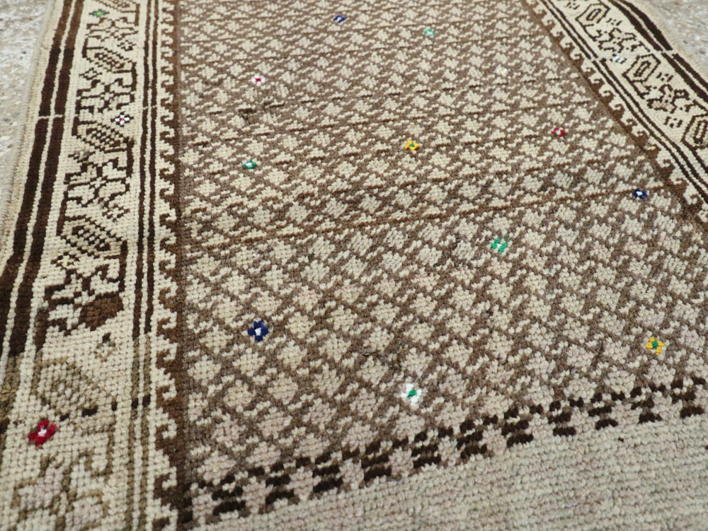 Vintage Persian Kurdish Runner, No.25949 - Galerie Shabab