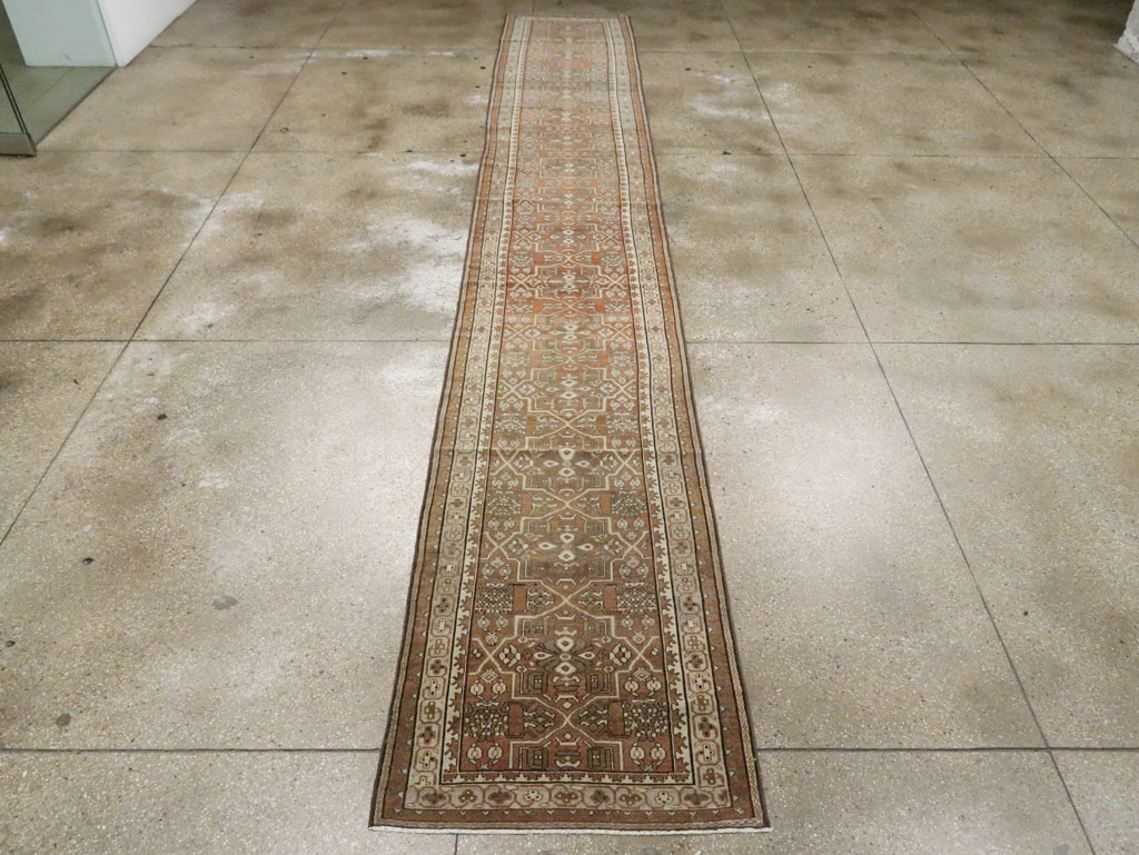 Vintage Persian Malayer Runner, No.25987 - Galerie Shabab